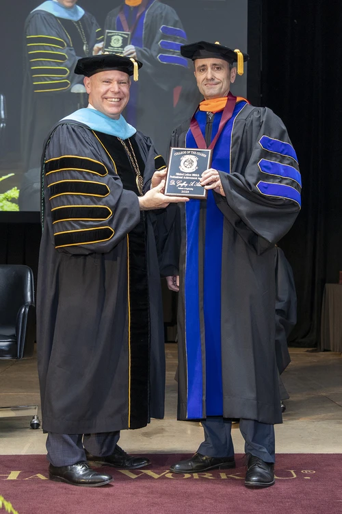 Dr. Akers receives award